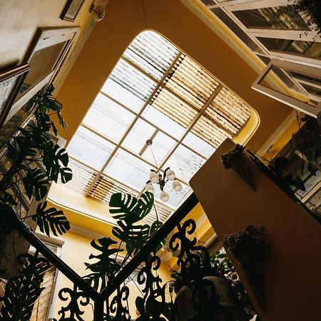 Rock Cliff Home Stay Shillong Bagian luar foto
