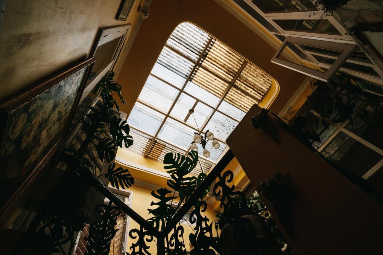 Rock Cliff Home Stay Shillong Bagian luar foto