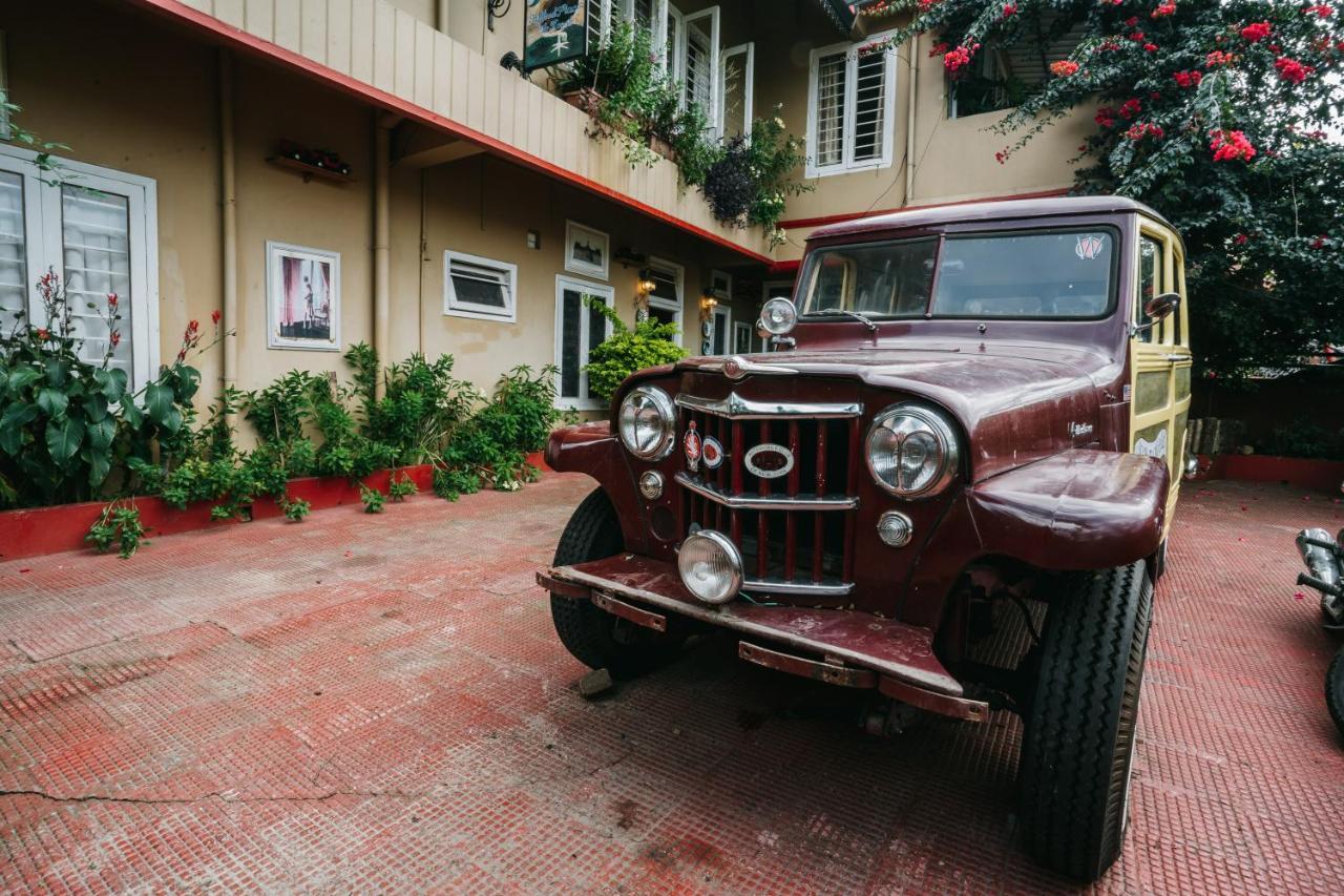 Rock Cliff Home Stay Shillong Bagian luar foto