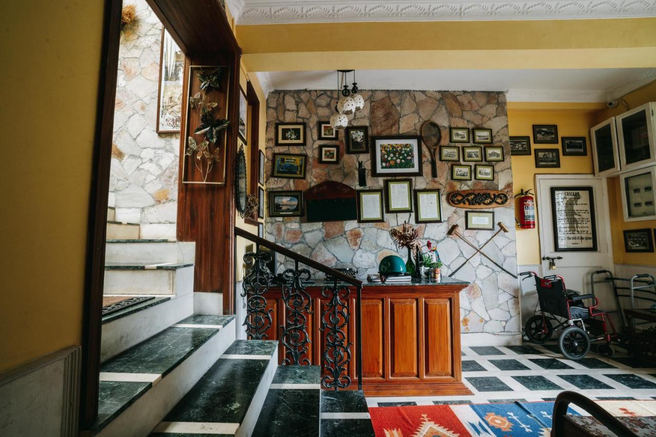 Rock Cliff Home Stay Shillong Bagian luar foto