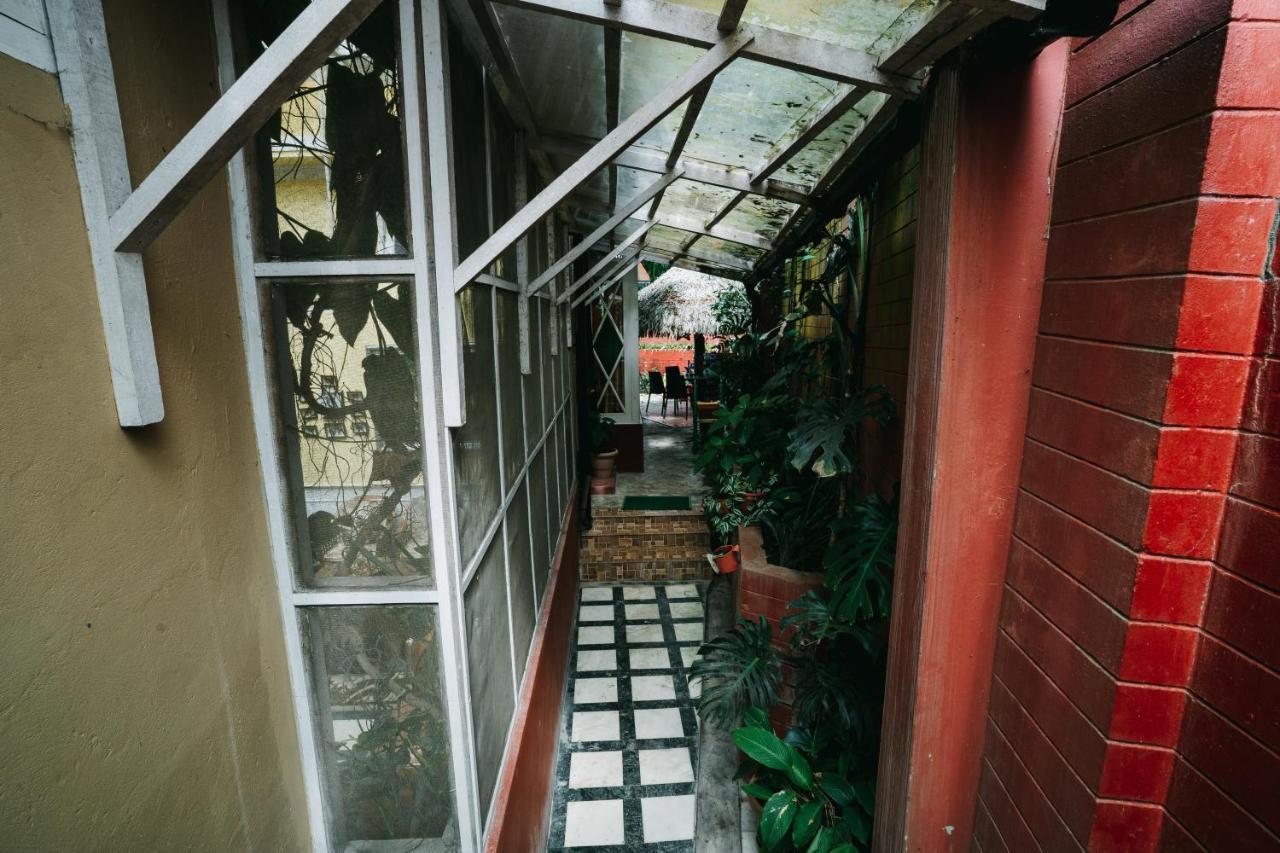 Rock Cliff Home Stay Shillong Bagian luar foto