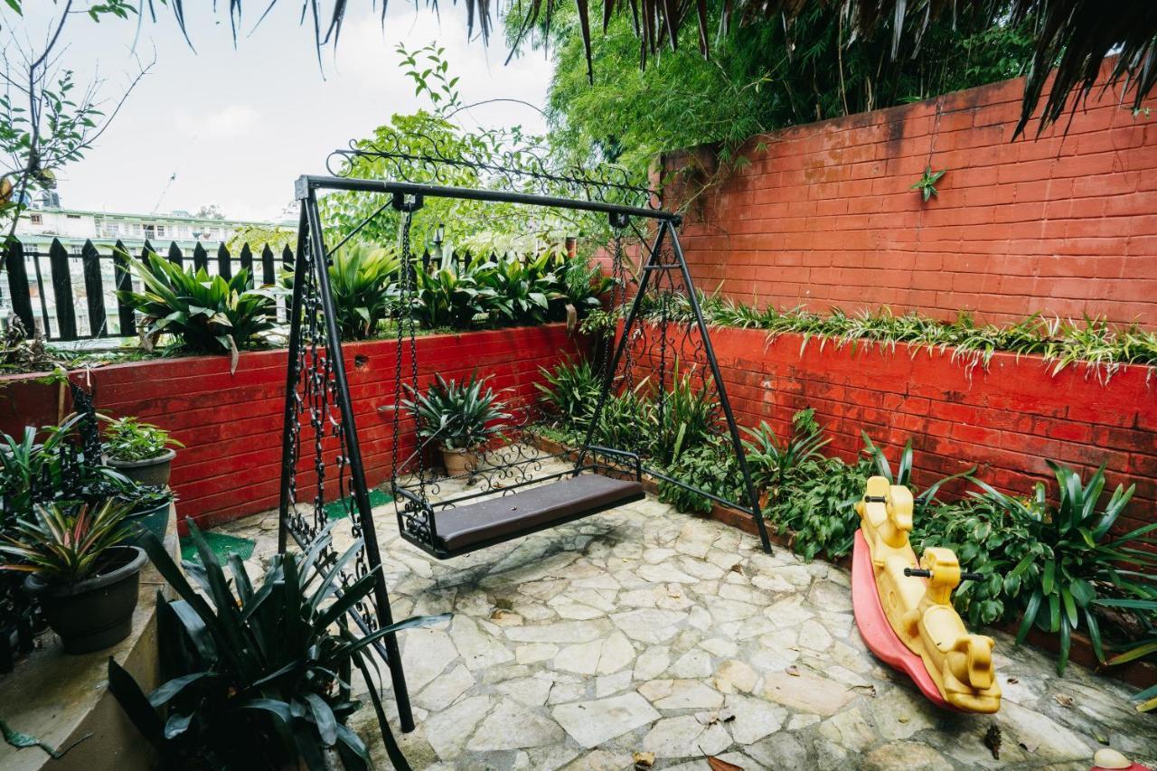 Rock Cliff Home Stay Shillong Bagian luar foto