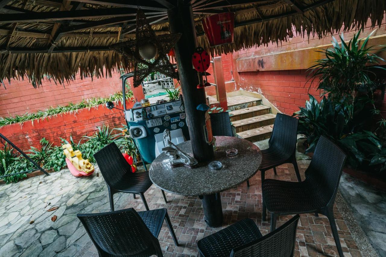 Rock Cliff Home Stay Shillong Bagian luar foto